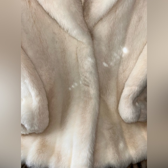 Monterey Fashions - Vintage White Faux Fur Coat Made in U.S.A. - Picture 4 of 16